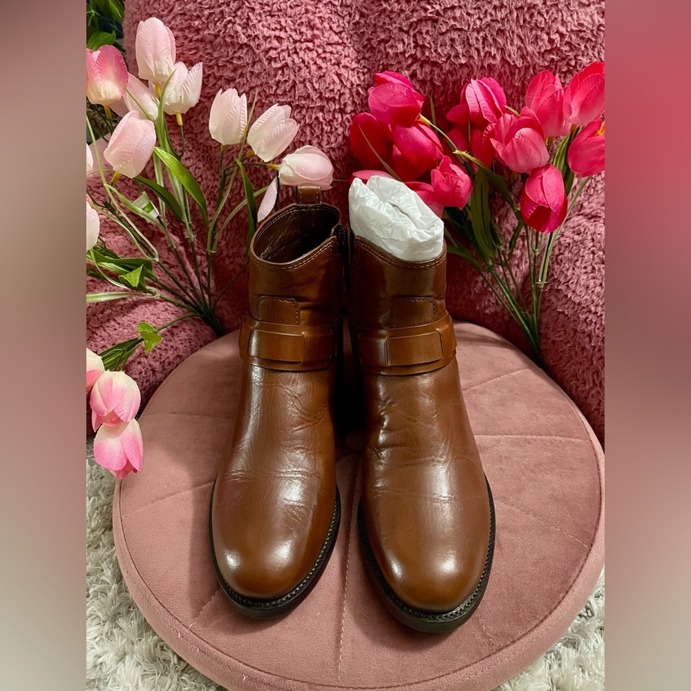 💖Pre-Loved Tory Burch Brown Ankle Booties Size 6 used once excellent condition. - Picture 3 of 12